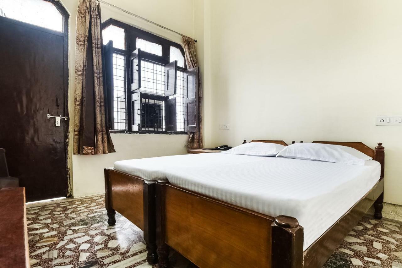 Hotel Lalit Palace Babina ภายนอก รูปภาพ