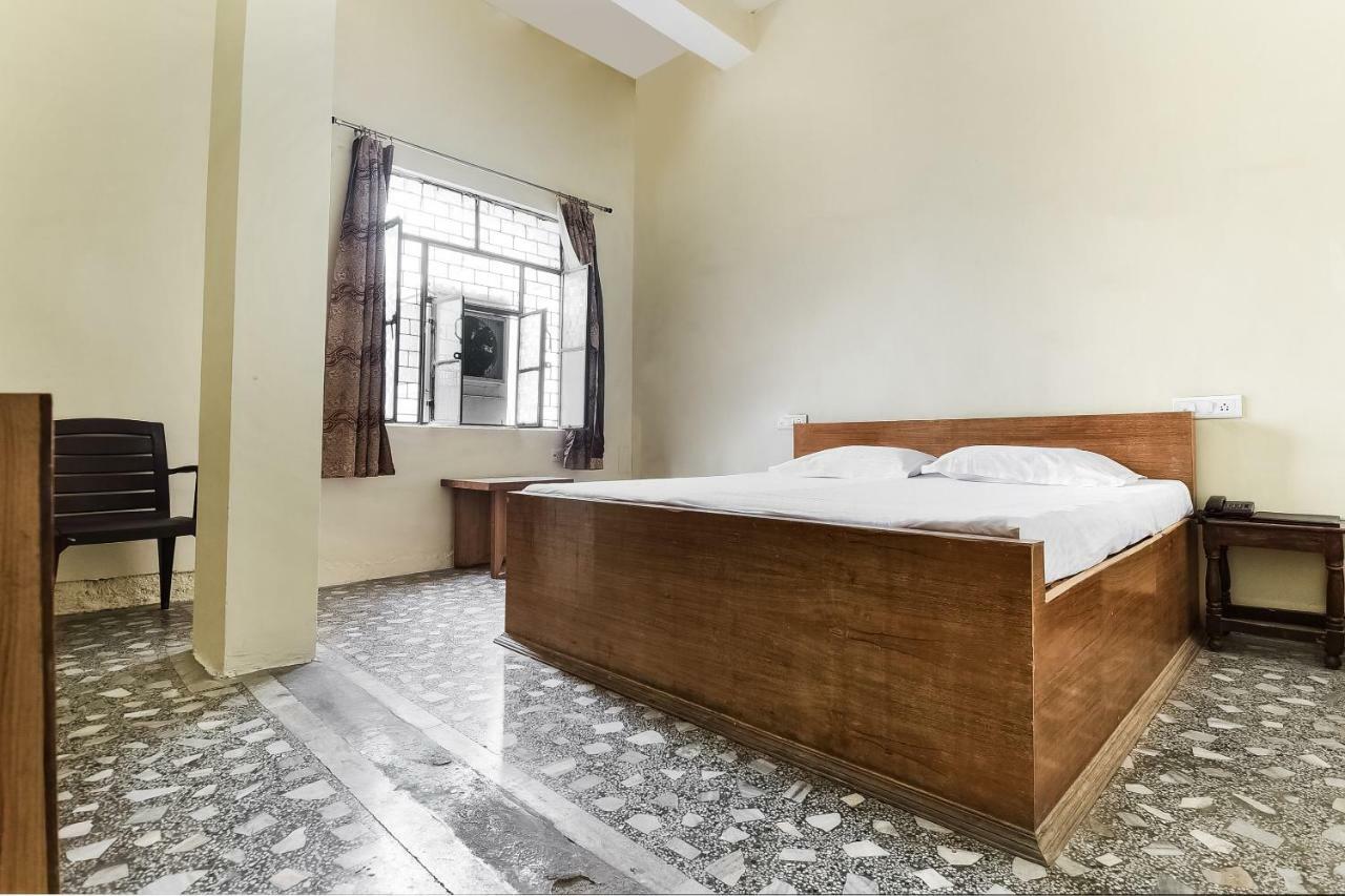 Hotel Lalit Palace Babina ภายนอก รูปภาพ