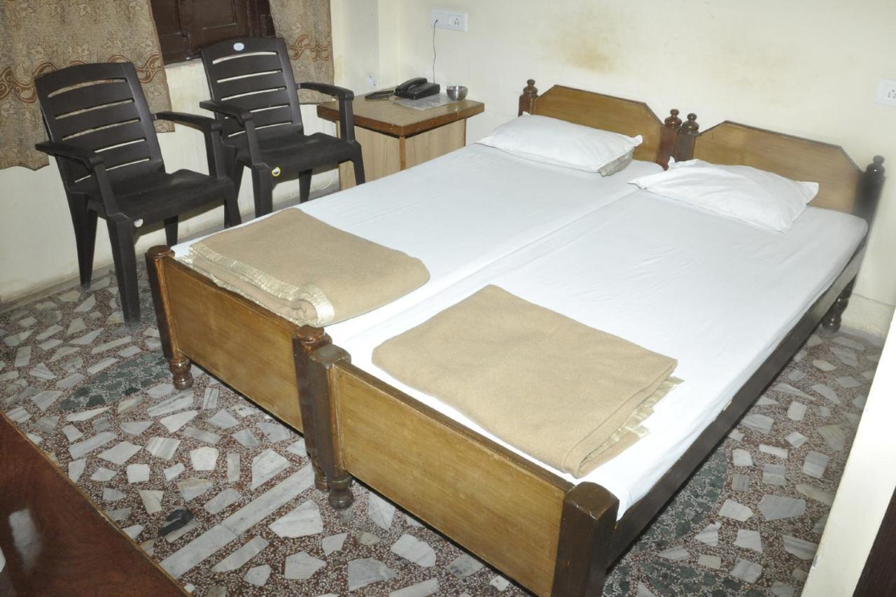 Hotel Lalit Palace Babina ภายนอก รูปภาพ