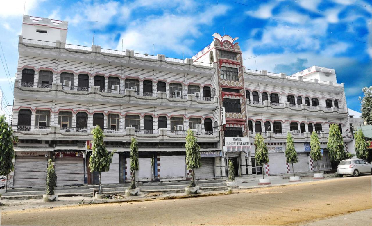 Hotel Lalit Palace Babina ภายนอก รูปภาพ